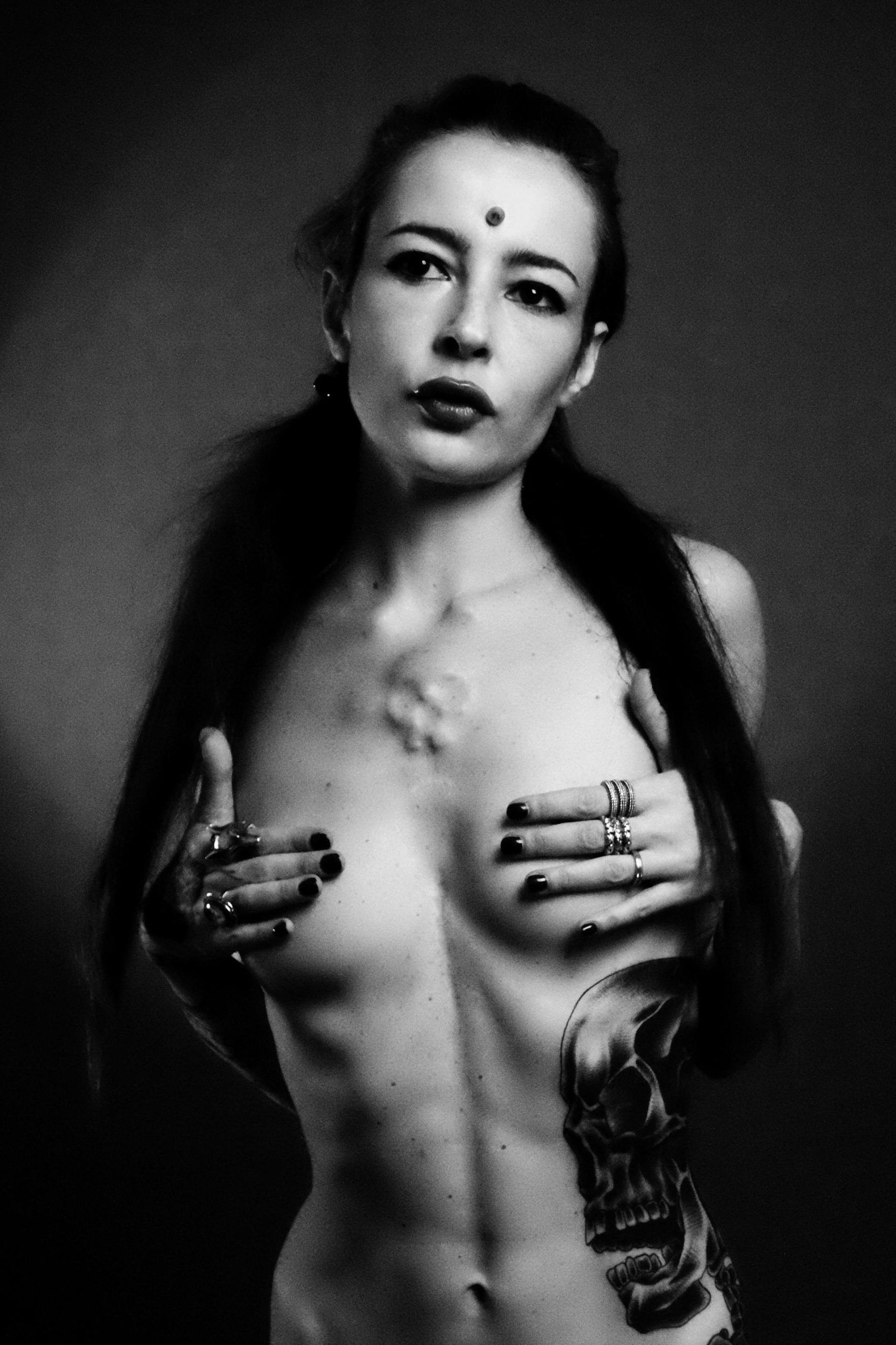 No Nude | 2020-12 | Skull priestess | giovannipasiniphoto.com